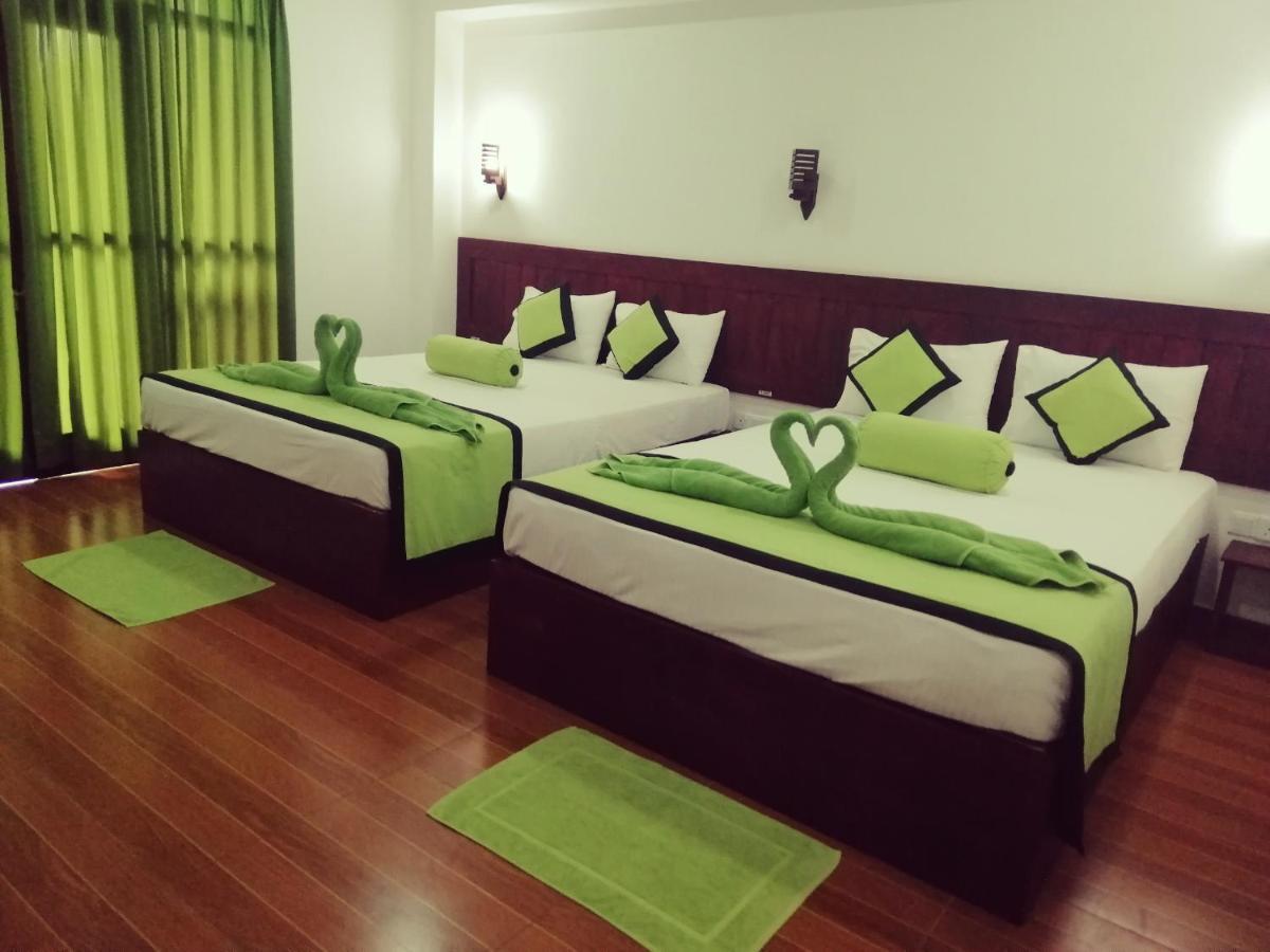 Serenade Beach Hotel Hikkaduwa Exterior photo