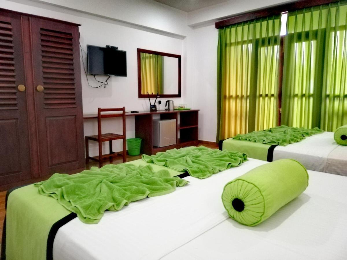 Serenade Beach Hotel Hikkaduwa Exterior photo