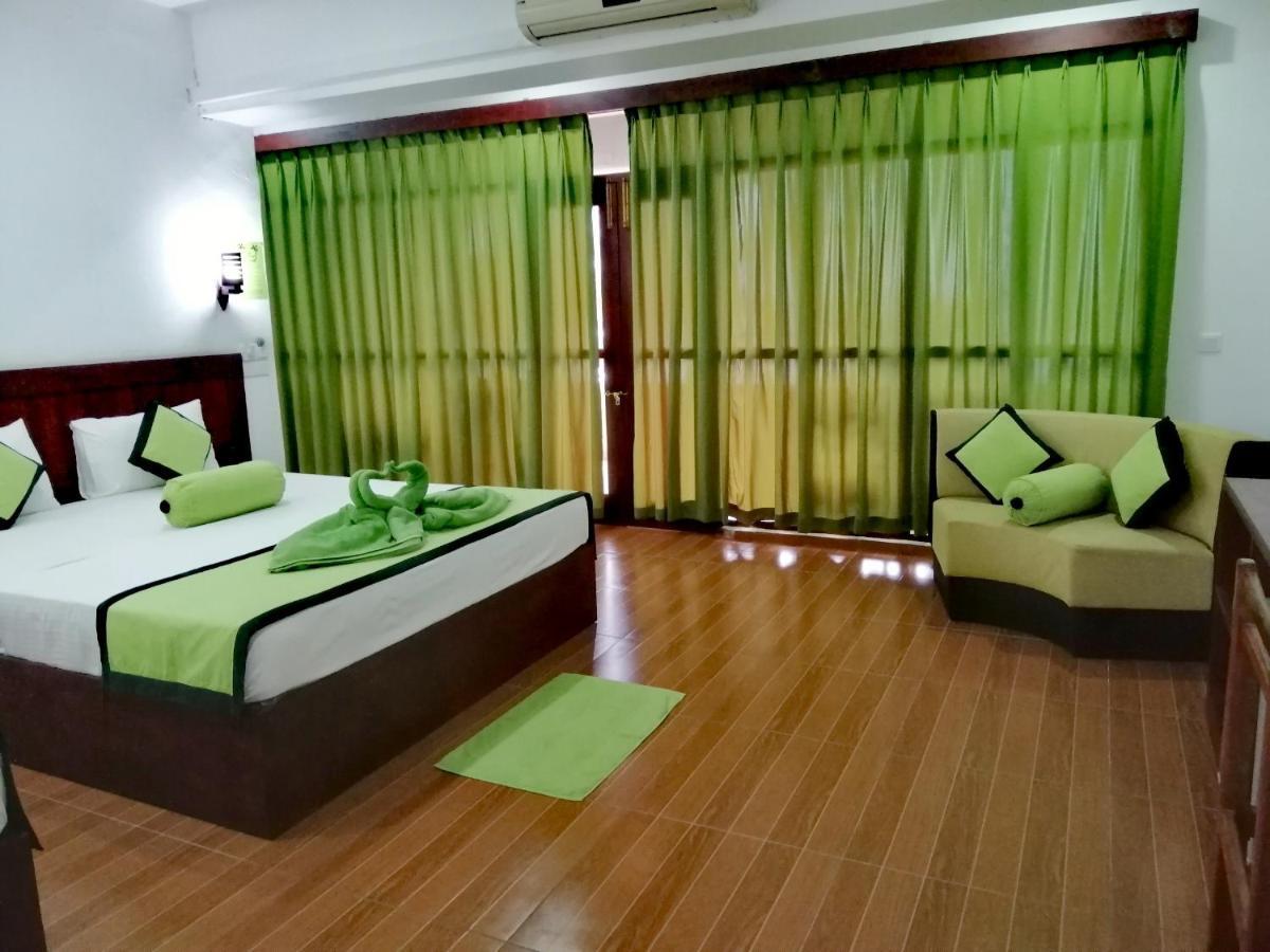 Serenade Beach Hotel Hikkaduwa Exterior photo